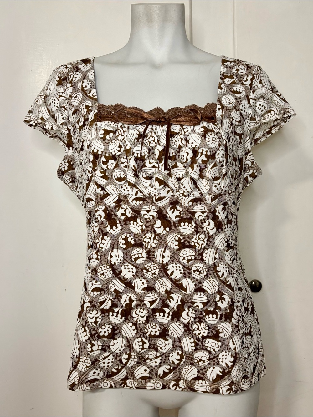 Vintage 90s Brown White Floral Paisley Lace Milkmaid Cap Sleeve Top